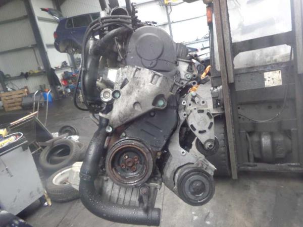 MOTEUR VW 1.4 TDI - Vue 3